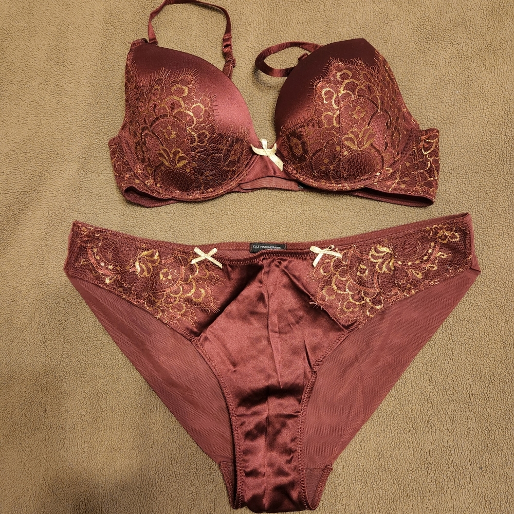 Elle MacPherson Intimates Lingerie Set